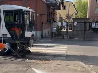 Ad agosto sospeso il divieto di sosta per lo spazzamento meccanizzato delle strade