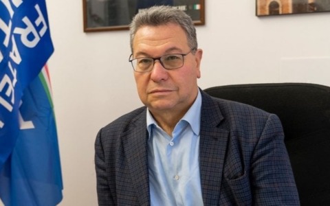 Aerei. Fidanza, Ciccioli e Gambino (FdI-Ecr): “Bene accordo finale su diritti dei passeggeri, tenere insieme trasparenza e competitività”