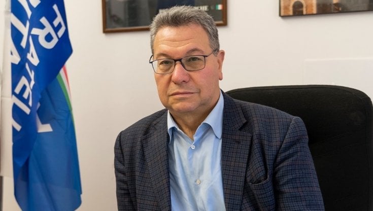 Aerei. Fidanza, Ciccioli e Gambino (FdI-Ecr): “Bene accordo finale su diritti dei passeggeri, tenere insieme trasparenza e competitività”