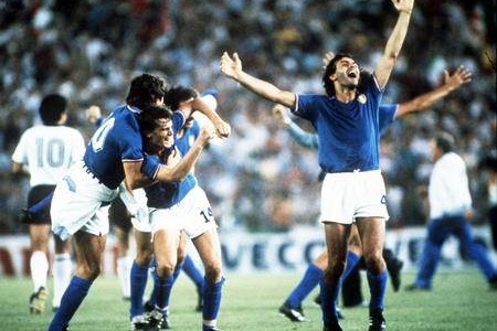 Anche senza Italia ai Mondiali di calcio, la Passione Azzurra è pronta a conquistare la piazza