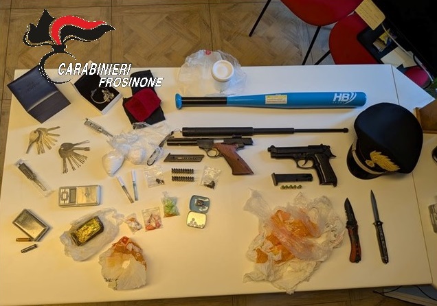 Armi e droga, arrestata una coppia