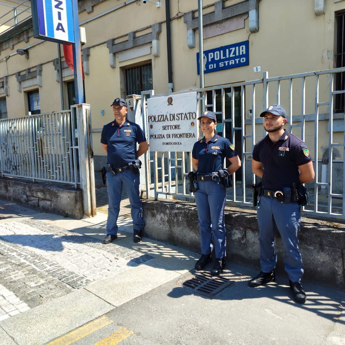 Aronese smarrisce la borsa: gliela restituiscono gli agenti della Polizia di Stato