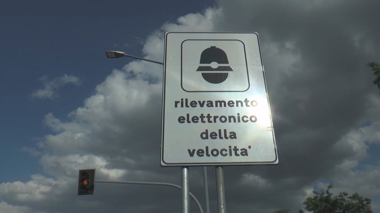 Autovelox, Codacons: in cinque anni Firenze in testa, Bologna al quarto posto