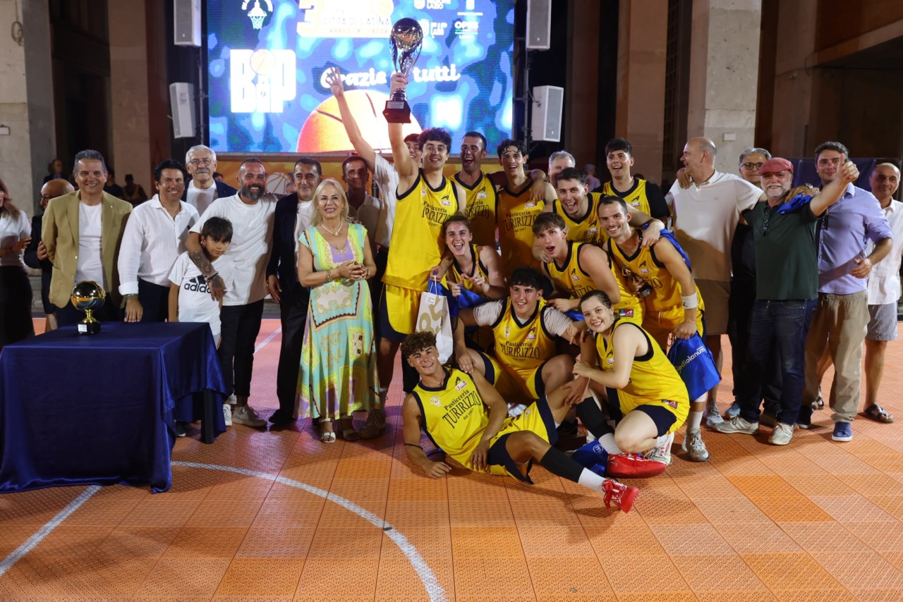 Basket in Piazza, gli applausi della città a TuriRizzo