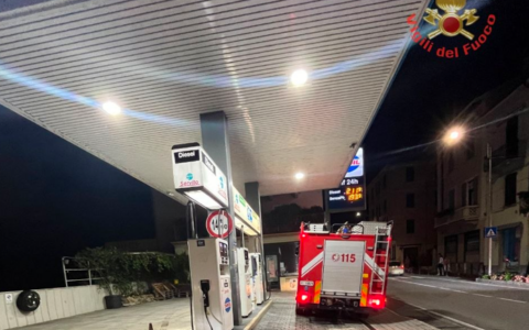 Bellano, perde litri di gasolio al distributore: area isolata