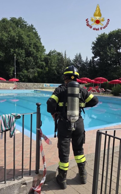 Intossicati in piscina, i genitori presentano denuncia. Migliorano i bambini
