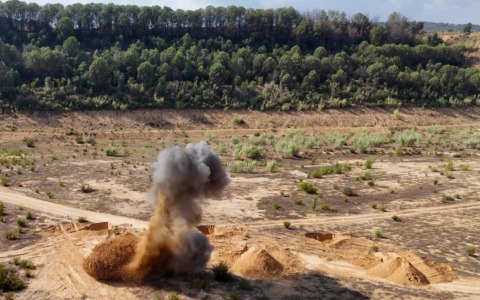 Bonificate 10 bombe d’aereo