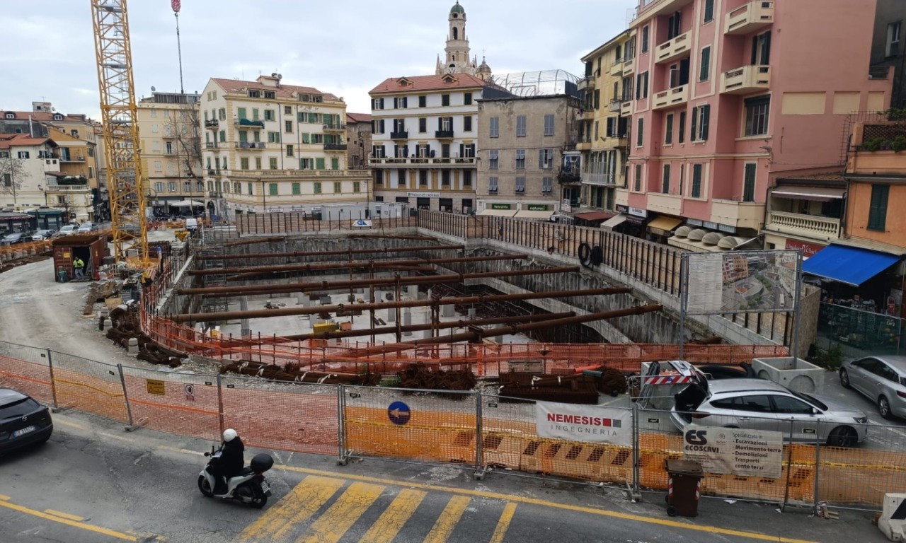Cantiere di Piazza Eroi: la palla passa al Consorzio Impero