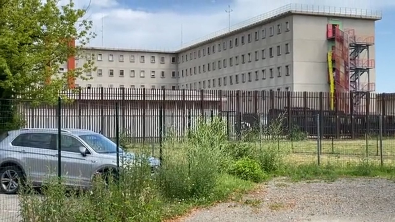 Carcere Dozza, aggrediti agente e ispettori della polizia penitenziaria