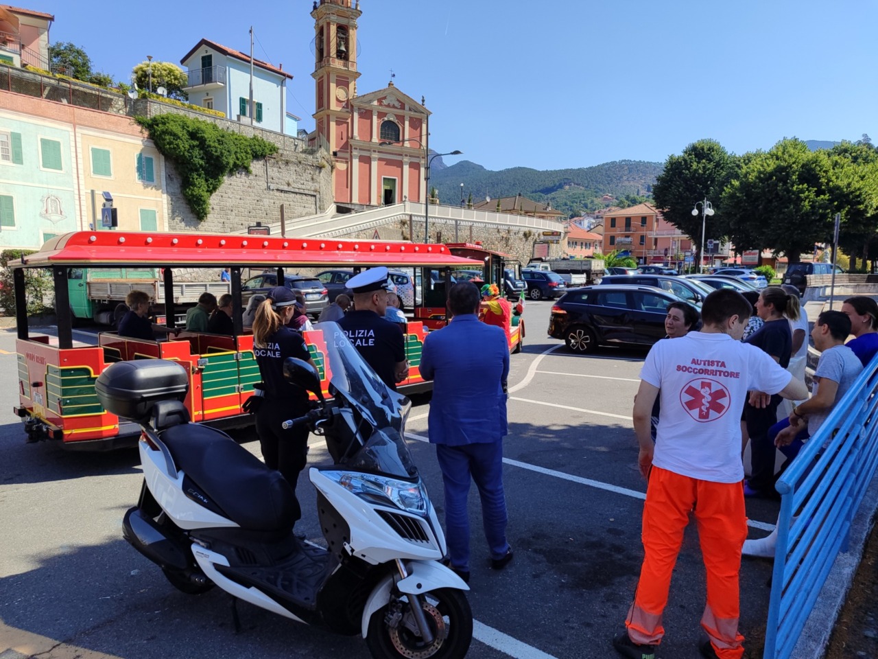 Casarza, una mattinata di sorrisi per gli ospiti della casa di riposo Chiara Luce