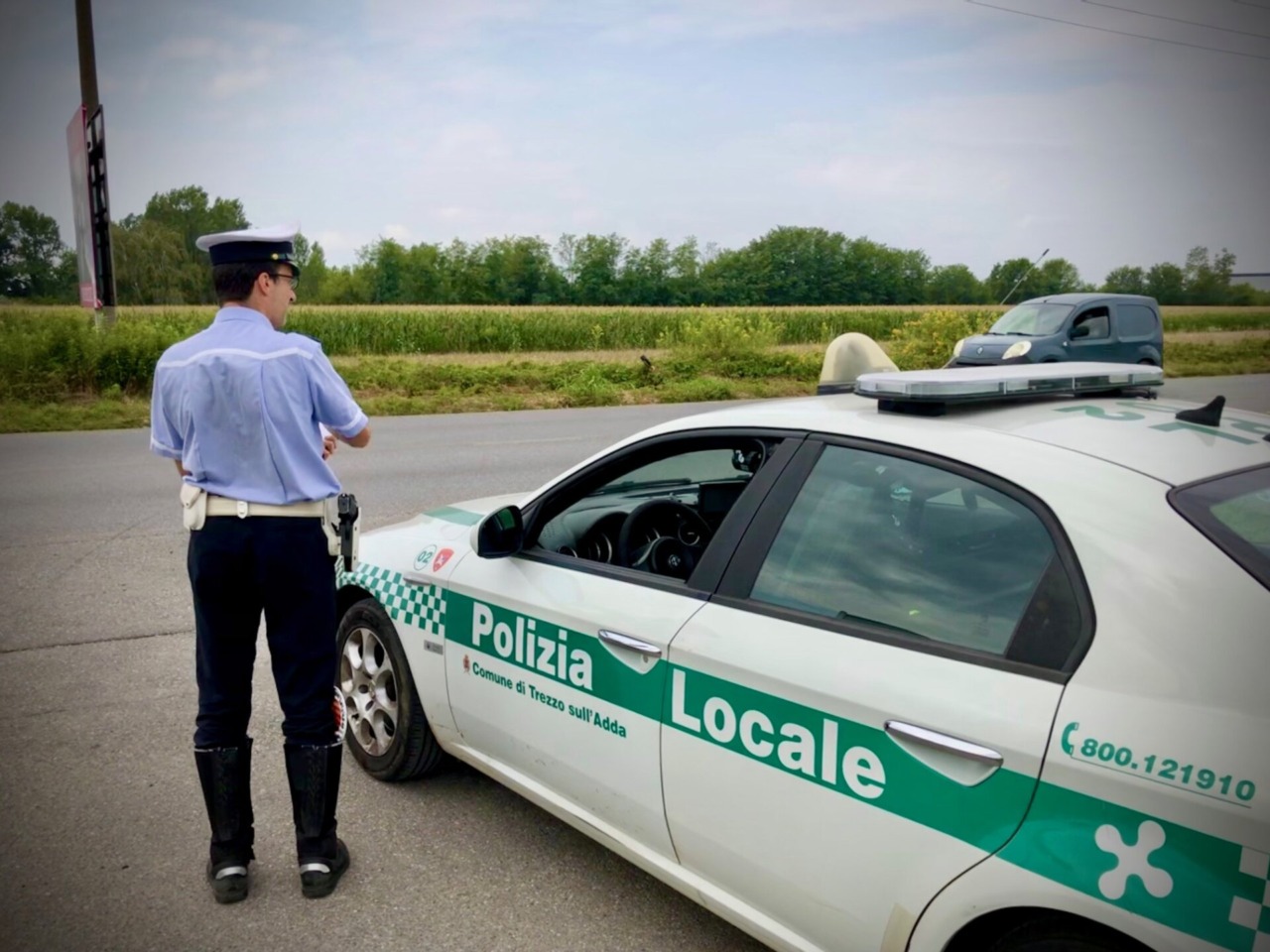 Centauro scivola su una chiazza d’olio e finisce all’ospedale. La Polizia Locale individua i responsabili