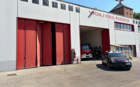 Chiari, ladri nella sede dei Vigili del Fuoco e della Protezione civile: danni e disordine, bottino quasi nullo