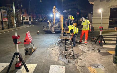Chiavari, partiti nella notte i lavori per il rifacimento della canalizzazione delle acque meteoriche in via Santa Chiara