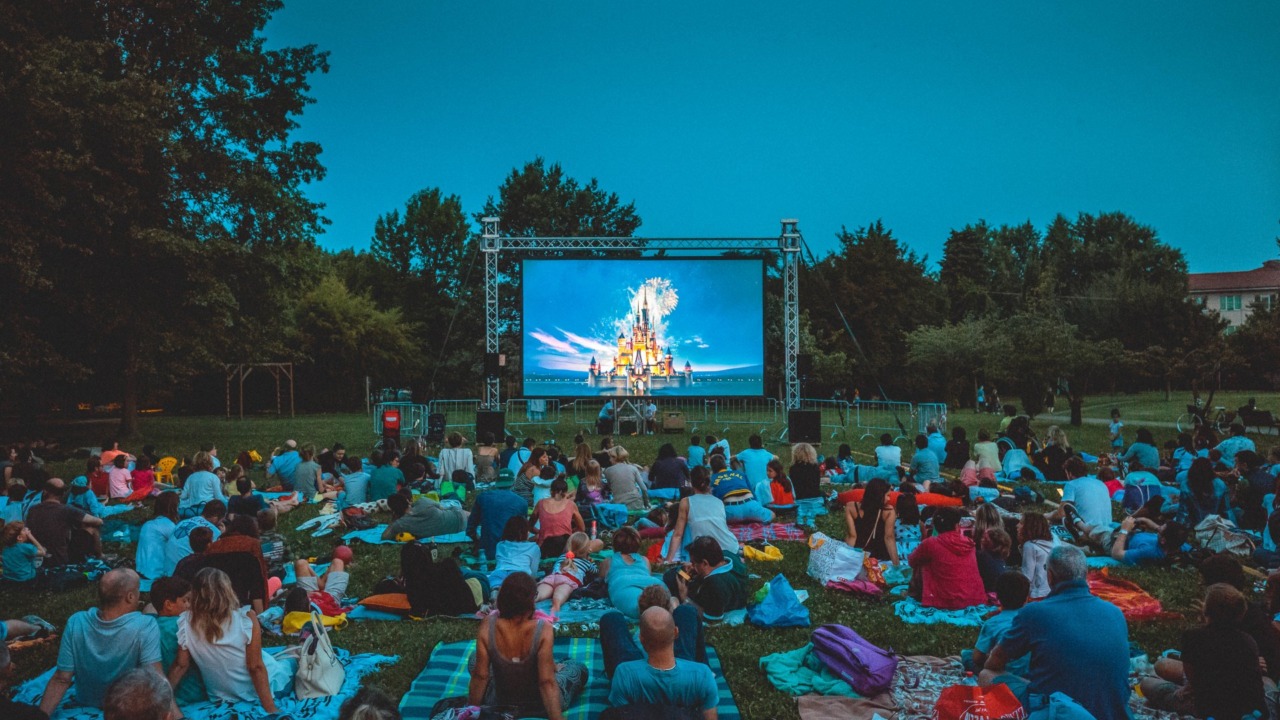 Cinema diffuso tra cortili, orti e birrerie: cinque giovedì di proiezioni gratuite