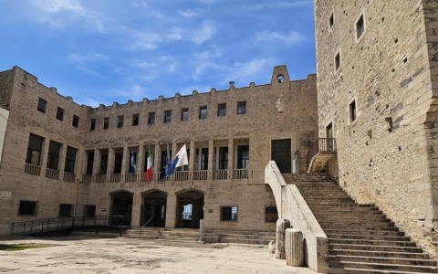 Comune, il blitz della Guardia di Finanza: “Focus sul rilascio delle residenze”