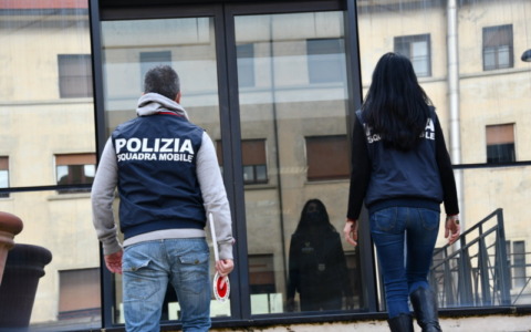 Condominio nell’incubo per mesi: espulso lo straniero accusato di violenze e minacce
