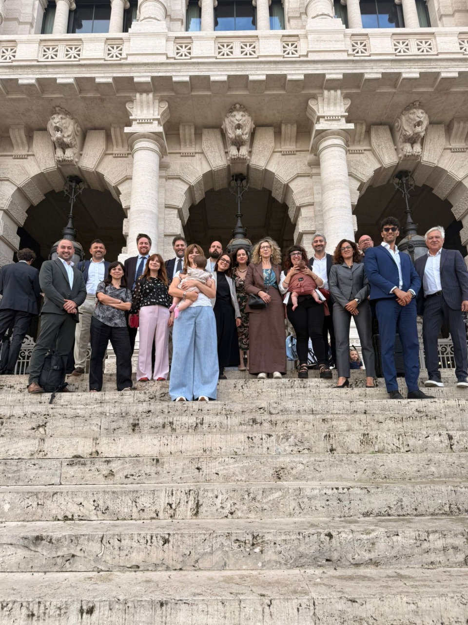 Congedo paritario, la proposta partita da Settimo raggiunge 50.000 firme