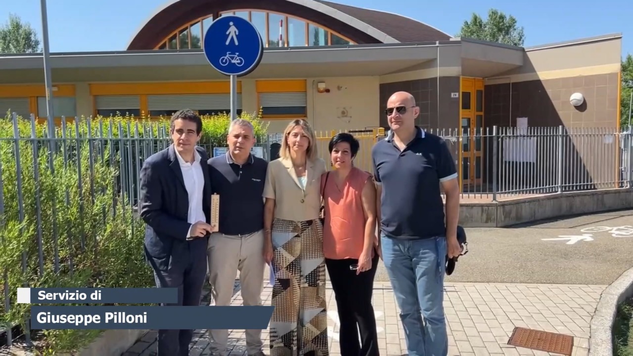 Consiglieri del centrodestra lasciati fuori dalla scuola dell’infanzia Villa May a Borgo Panigale