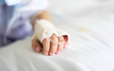 Contaminazione gastrointestinale di massa all’asilo: non ce l’ha fatta bimbo di soli 18 mesi