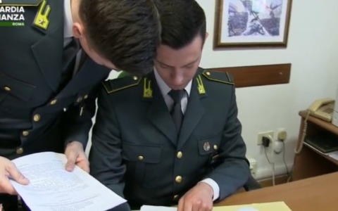 Contrasto al traffico internazionale di stupefacenti, 3 misure cautelari