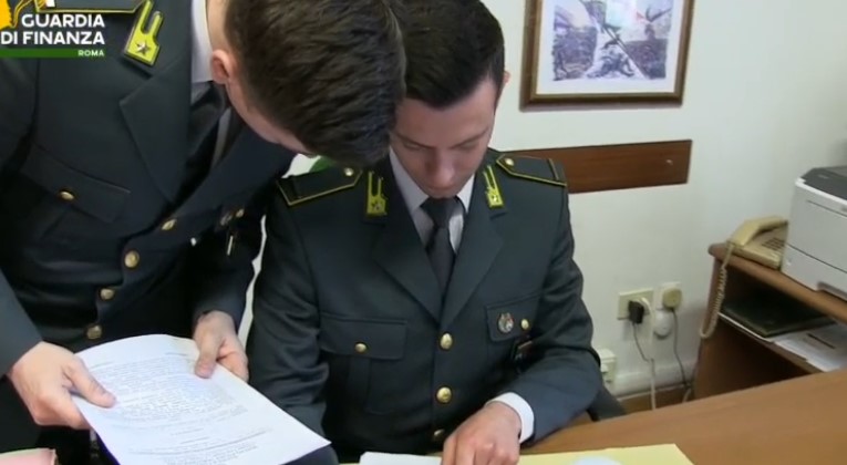 Contrasto al traffico internazionale di stupefacenti, 3 misure cautelari