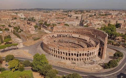 Controlli al Colosseo, 10 arresti e 9 denunce. Identificate oltre 350 persone