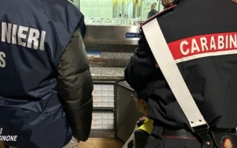 Controlli del NAS, chiusi un ristorante e un caseificio