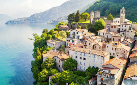 Dal borgo dei mille gradini ai paesi dipinti, viaggio nella Lombardia che non ti aspetti