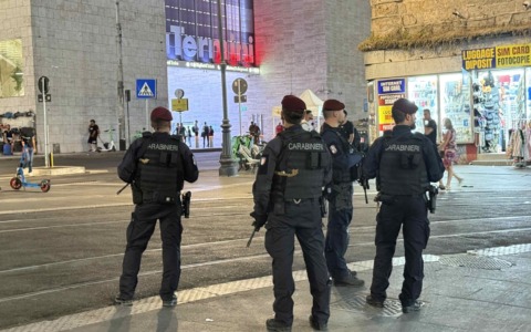 Degrado urbano e scippatori nel mirino dei Carabinieri, controlli a Termini