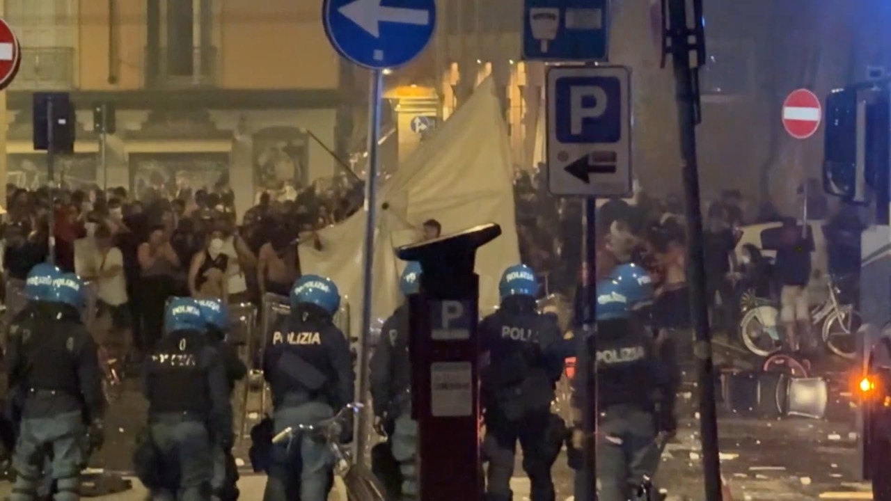 Disdette nei ristoranti e alberghi di Bologna, l’allarme dei candidati sindaco Giovanni Favia e Alberto Zanni