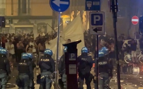 Disdette nei ristoranti e alberghi di Bologna, l’allarme dei candidati sindaco Giovanni Favia e Alberto Zanni