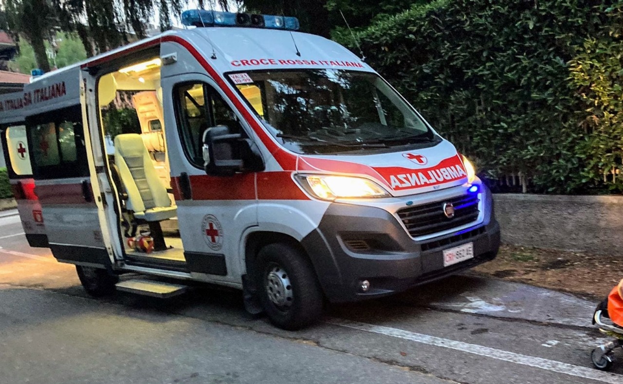 Dramma a Carvico, 60enne bloccata in casa con l’anziana madre deceduta