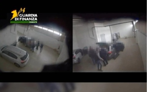 Droga, armi, auto e gioielli di lusso: otto arrestati in carcere