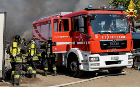 Esplosione in una fabbrica di fuochi d’artificio, muoiono madre e figlio