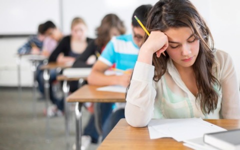 Esami di Maturità 2026 nel Pavese: diplomati 2.607 studenti, oltre il 4% conquista il massimo dei voti