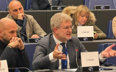 Fidanza (FdI-ECR): “Il modello Meloni sta cambiando l’Europa sulla difesa dei confini”