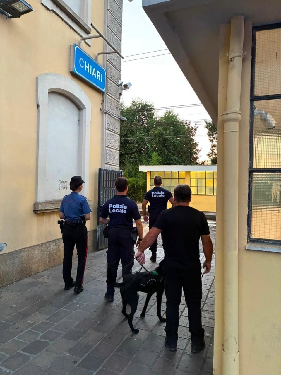 Fugge all’alt dei carabinieri con un’auto rubata: inseguimento tra Chiari e Pontoglio