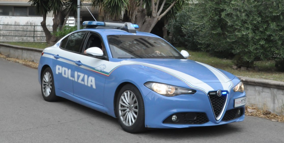 Furto aggravato, arrestati quattro stranieri