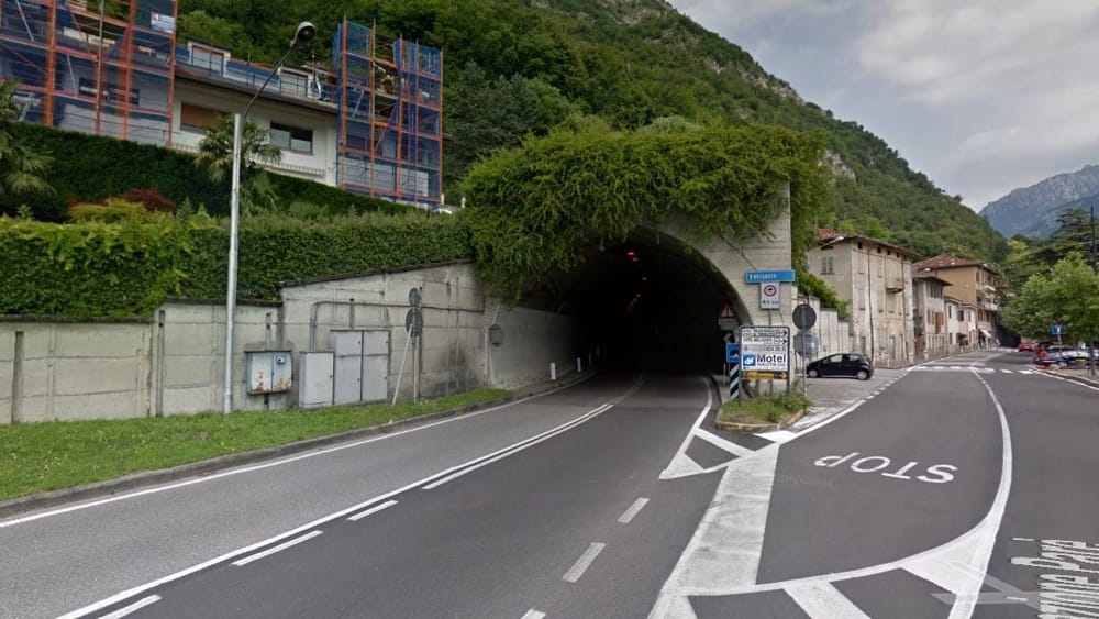 Galleria Parè chiusa di notte: stop al traffico sulla Lariana per una settimana