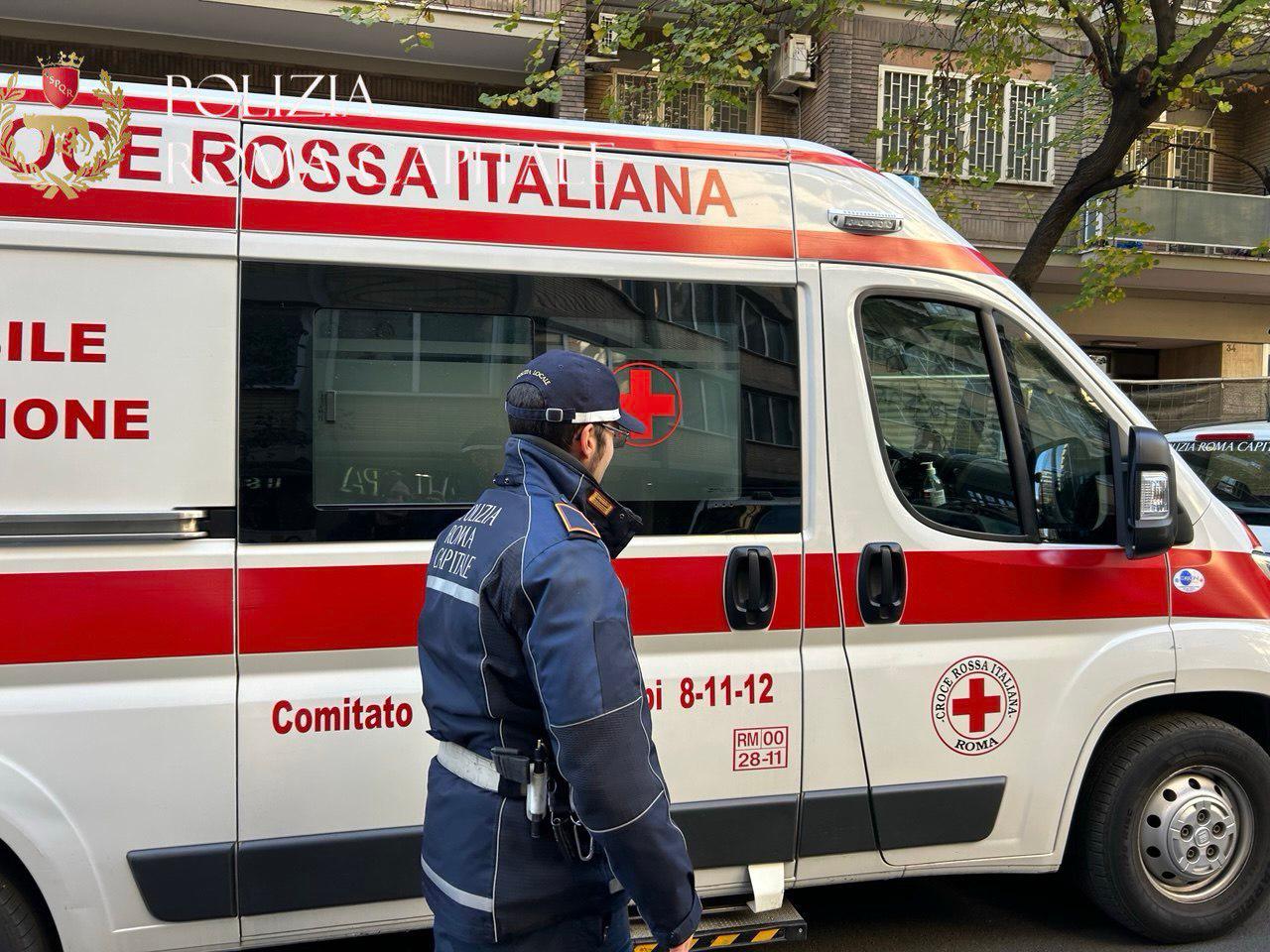 Giallo al campo rom, trovato a terra in una pozza di sangue