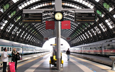 Guasto elettrico in stazione centrale a Milano: mattinata di ritardi per i treni