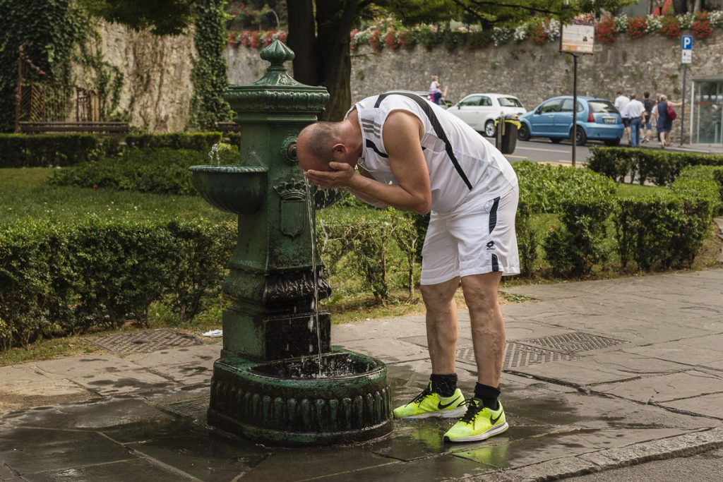 Il caldo non attenua la sua morsa: dopo il record di 38,6°C toccato a Bergamo, s’alza l’umidità