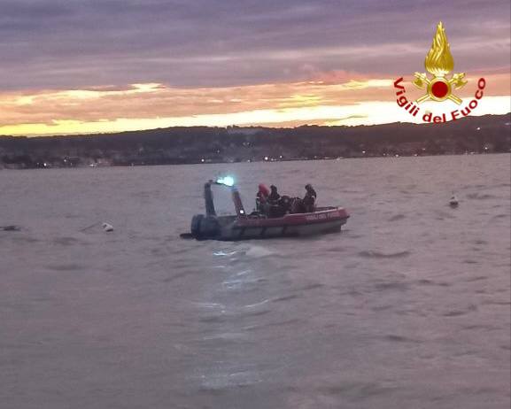 In difficoltà sul Garda mentre praticano kite surf: l’intervento a Desenzano del Garda