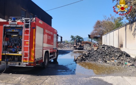 Incendio alla Remat, la Procura di Cassino apre un’inchiesta contro ignoti
