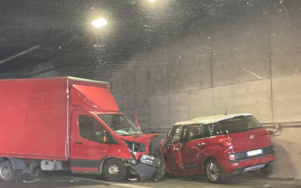 Incidente nella galleria Sant’Alessio a Mapello: traffico in tilt sull’asse interurbano
