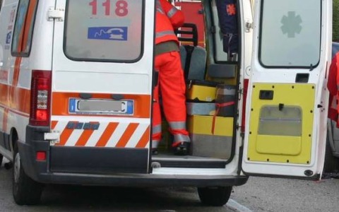 Incidente tra auto e furgone sulla statale 393 a Villastellone: morta una persona