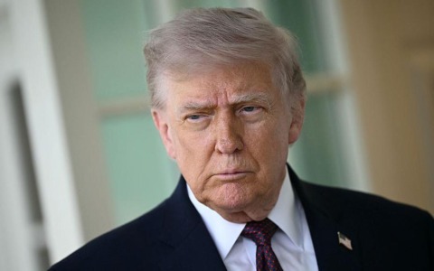 Incubo ius soli per Trump: ora vuole impedire l’ingresso negli Usa alle donne incinte