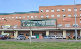 Infortunio durante raccolta rifiuti, lavoratrice subisce amputazione due dita