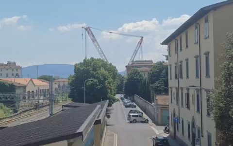 Interruzione ferroviaria, secondo giorno: riaperta la passerella pedonale