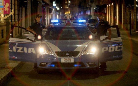 Interventi della Polizia nella notte milanese: quattro arresti per rapine tra Lambrate, corso Como e Porta Venezia